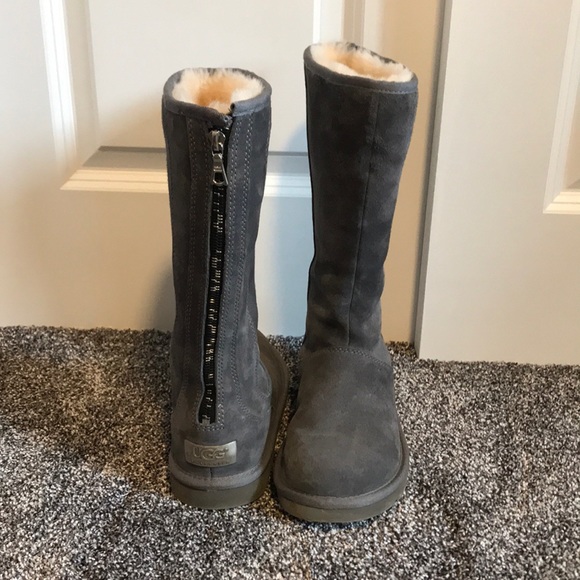 UGG Shoes - Women’s grey Ugg boots size 5